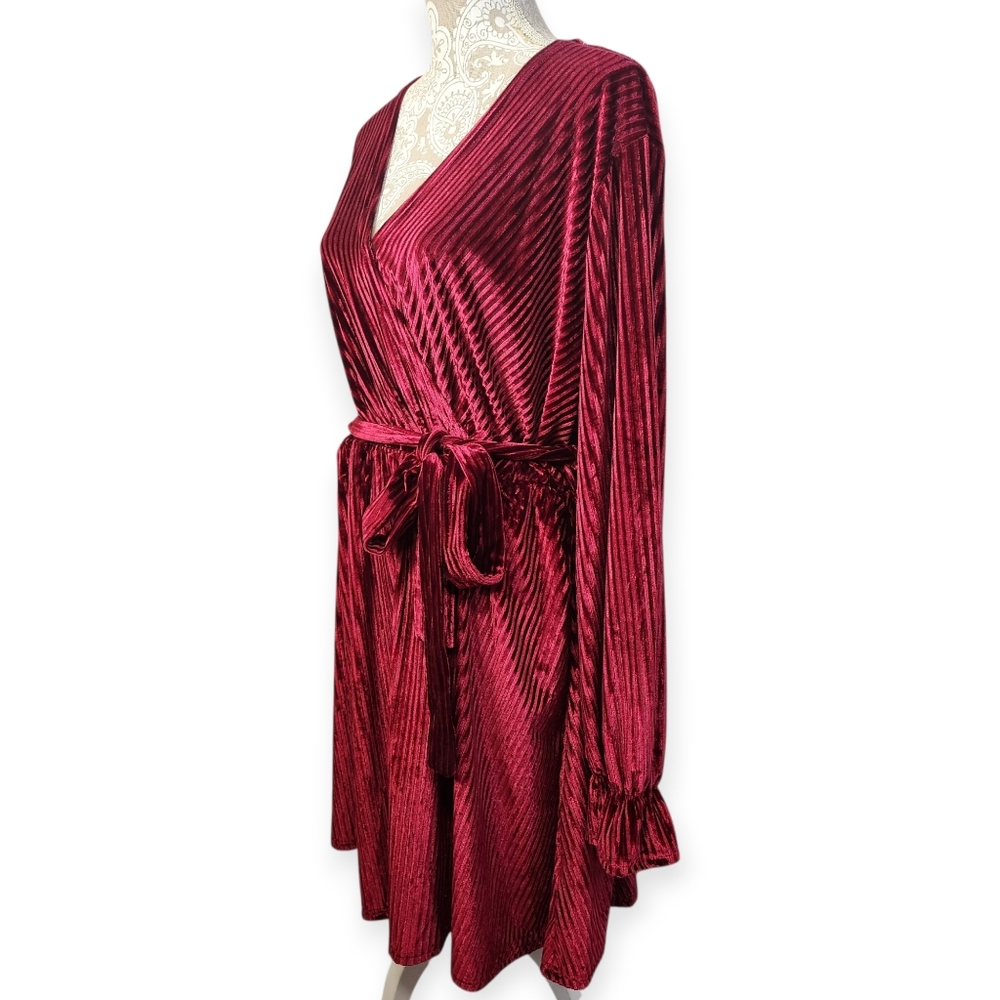 IN'VOLAND Women's Plus Size Velvet Cocktail Holiday Dress Wrap Size 24W
